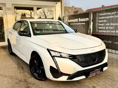 Gebraucht Peugeot 308 Active 131 PS (96 kW) 2023 Weiss perlglänzend perlmutt Limousine