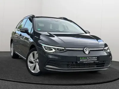 Gebraucht VW Golf VIII Style 150 PS (110 kW) 2022 Grau Kombi
