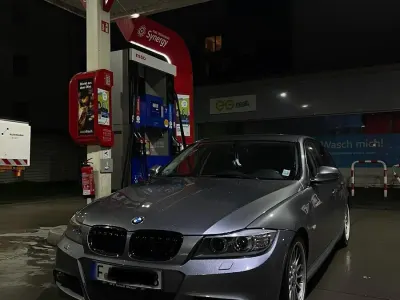 Gebraucht BMW 335 2010 Grau Limousine