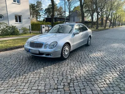 Gebraucht Mercedes E350 272 PS (200 kW) 2005 Silber Limousine