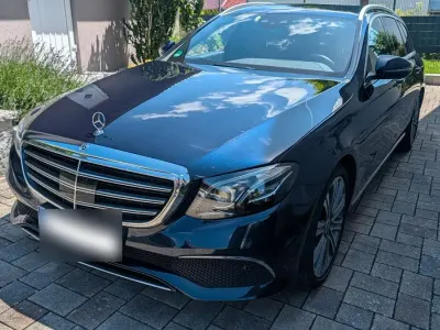 Gebraucht Mercedes E220 Avantgarde 194 PS (142 kW) 2019 Blau Kombi