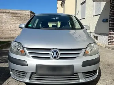 Używany VW Golf 75 KM (55 kW) 2005 Srebrny Minivan