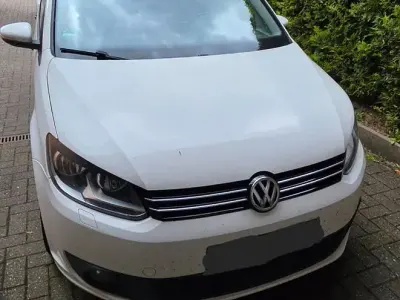 Gebraucht VW Touran 105 PS (77 kW) 2012 Weiß Van / Kleinbus
