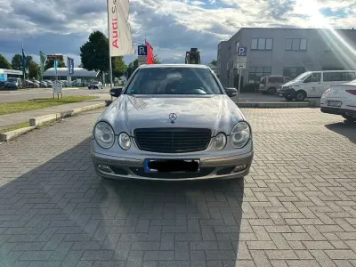 Gebraucht Mercedes E280 Avantgarde 177 PS (130 kW) 2004 Grau Limousine