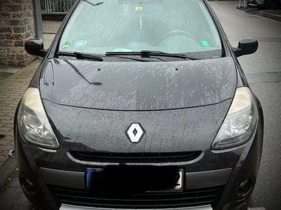 Schwarz Gebraucht 2009 Renault Clio II Dynamique Limousine | 2.250 € (Fairer Preis)