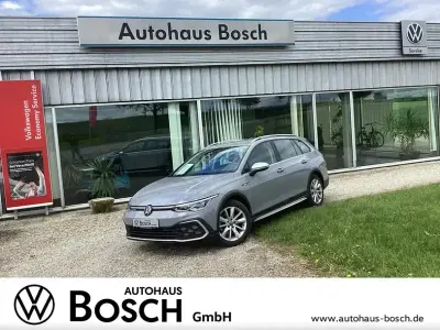 Gebraucht VW Golf Alltrack S 200 PS (147 kW) 2023 Mondsteingrau Kombi