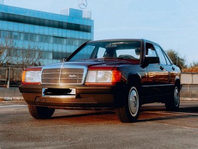 Rot Gebraucht 1987 Mercedes 190 Limousine | 6.999 €