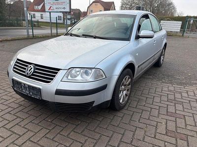 Silber Gebraucht 2002 VW Passat Limousine | 2.699 € (Fairer Preis)