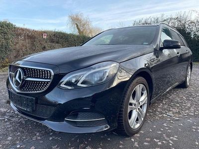 Gebraucht Mercedes E250 204 PS (150 kW) 2017 Schwarz Van / Kleinbus