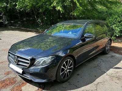 gebraucht Mercedes E220 d 4MATIC T 9G MASSAGE SITZKLIMA DISTRONIC