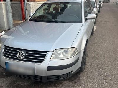Usata VW Passat 131 CV (96 kW) 2003 Argento Station wagon