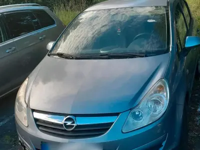 Gebraucht Opel Corsa 80 PS (58 kW) 2007 Silber Kleinwagen