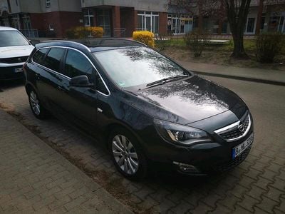 Gebraucht Opel Astra 165 PS (121 kW) 2011 Schwarz Kombi