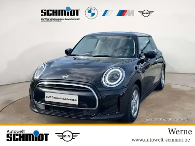 Gebraucht Mini Cooper Essential 136 PS (100 kW) 2024 Midnight black metallic Kleinwagen