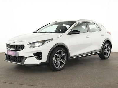 Deluxeweiss Gebraucht 2021 Kia XCeed Spirit SUV | 19.898 € (Guter Preis)