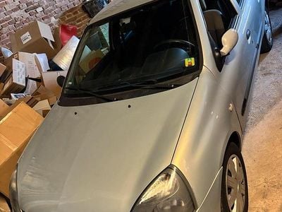 Gebraucht Renault Clio II 58 PS (42 kW) 2004 Silber Kleinwagen