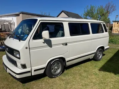 Używany VW Multivan Edition 95 KM (69 kW) 1990 Biały Minivan