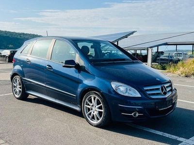 Mercedes B200