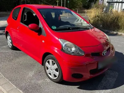 Gebraucht Toyota Aygo City 68 PS (50 kW) 2011 Rot Kleinwagen