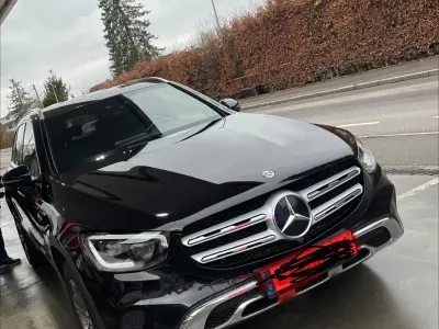 Gebraucht Mercedes GLC300e 211 PS (155 kW) 2020 Schwarz SUV