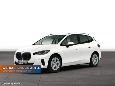Gebraucht BMW 220 Active Tourer Comfort Edition 156 PS (114 kW) 2025 Mineralweiß metallic Van / Kleinbus