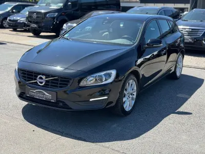 Gebraucht Volvo V60 Business Edition 190 PS (139 kW) 2016 Schwarz Kombi