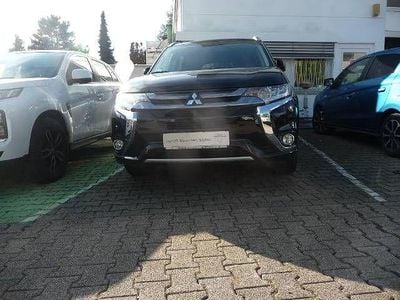 Schwarz Gebraucht 2016 Mitsubishi Outlander P-HEV Plus SUV | 14.490 € (Guter Preis)