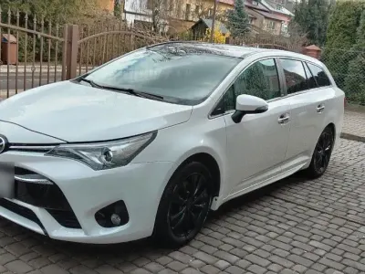 Gebraucht Toyota Avensis Edition-S 143 PS (105 kW) 2016 Weiß Kombi