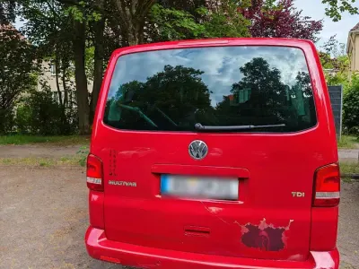 Gebraucht VW Multivan 179 PS (131 kW) 2026 Rot Van / Kleinbus