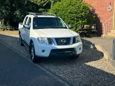 Gebraucht Nissan Navara 190 PS (139 kW) 2011 Weiß Pickup