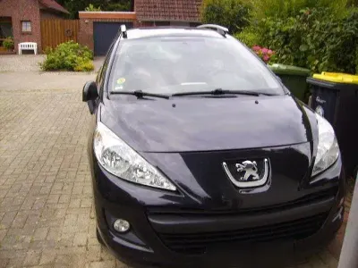 Gebraucht Peugeot 207 Premium 112 PS (82 kW) 2011 Schwarz Kombi