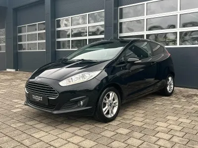 Gebraucht Ford Fiesta 101 PS (74 kW) 2015 Schwarz Kleinwagen