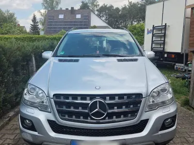 Gebraucht Mercedes ML300 190 PS (139 kW) 2009 Grau SUV