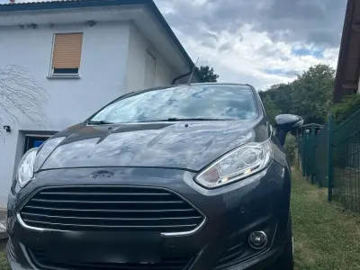 Gebraucht Ford Fiesta 95 PS (69 kW) 2017 Grau Kleinwagen