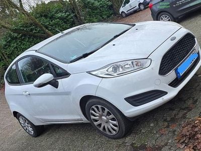 Gebraucht Ford Fiesta 60 PS (44 kW) 2016 Weiß Kleinwagen