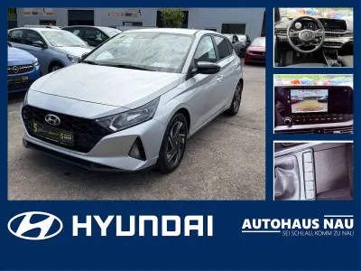 Gebraucht Hyundai i20 GO! 101 PS (74 kW) 2023 Sleek silver Kleinwagen