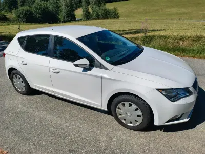 Gebraucht Seat Leon 115 PS (84 kW) 2015 Weiß Kleinwagen