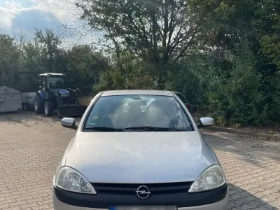 Gebraucht Opel Corsa 75 PS (55 kW) 2001 Silber Kleinwagen