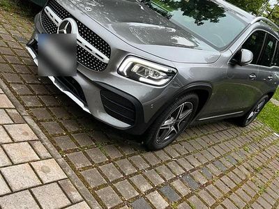 Mercedes GLB180