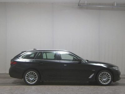 Second-hand BMW 530e Sport Line 292 CP (214 kW) 2021 Negru Break