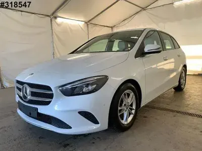 Gebraucht Mercedes B200 Style 150 PS (110 kW) 2020 Digitalweiss  metalliclack Kleinwagen