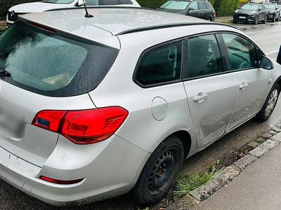 Usata Opel Astra 102 CV (75 kW) 2011 Argento Station wagon