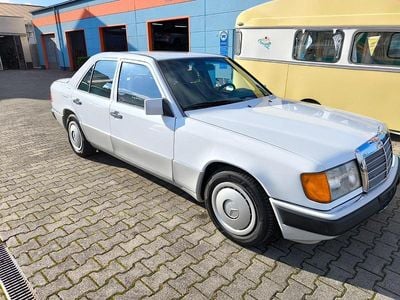 Second-hand Mercedes E250 94 CP (69 kW) 1990 Alb Berlinǎ