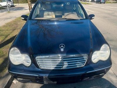 Gebraucht Mercedes C180 130 PS (95 kW) 2001 Blau Limousine