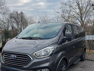 Grau Gebraucht 2021 Ford Transit Tourneo Van / Kleinbus | 32.900 € (Etwas zu teuer)