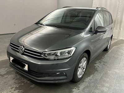 Grau Gebraucht 2020 VW Touran Comfortline Van / Kleinbus | 19.900 € (Fairer Preis)