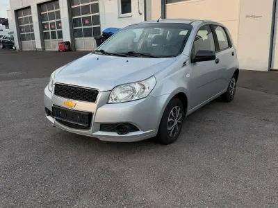 Gebraucht Chevrolet Aveo 84 PS (61 kW) 2010 Silber Limousine