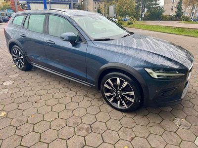 Gebraucht Volvo V60 CC 200 PS (147 kW) 2019 Blau Kombi