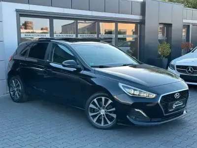 Gebraucht Hyundai i30 YES! 140 PS (102 kW) 2019 Schwarz Limousine