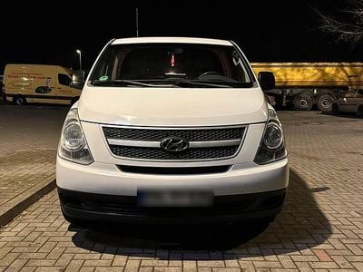Hyundai H-1